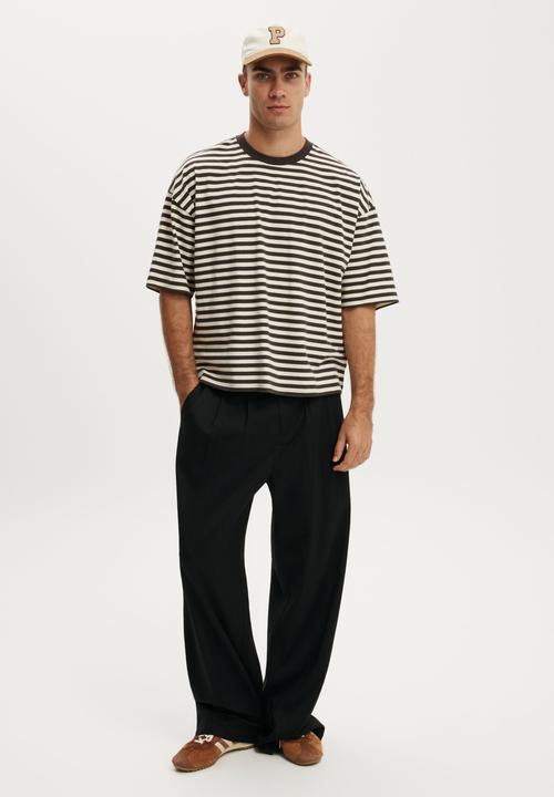 Cotton On - Cropped Fit T-shirt - Oat/Bitter Brown Stripe