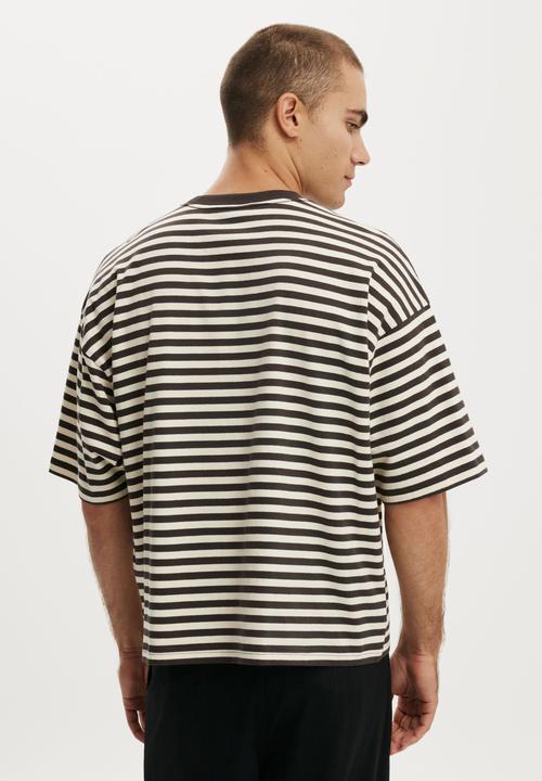 Cotton On - Cropped Fit T-shirt - Oat/Bitter Brown Stripe
