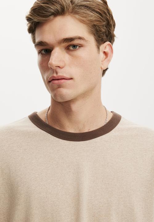 Cotton On - Everyday Fit T-shirt - Hazelnut Marle/Espresso Ringer
