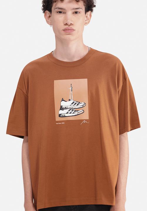 adidas Originals - Peter Oore Shoe Tee - Dusky Bronze