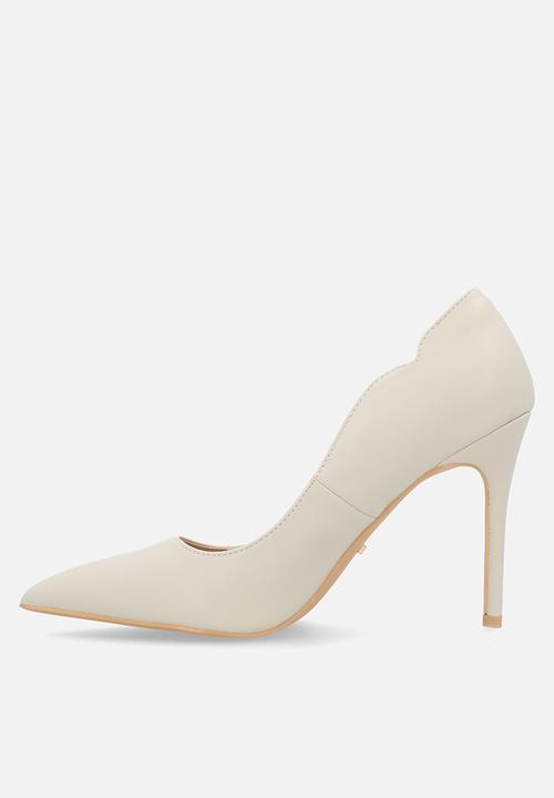 Miss Black - Lola 58 classic scallop heel - natural