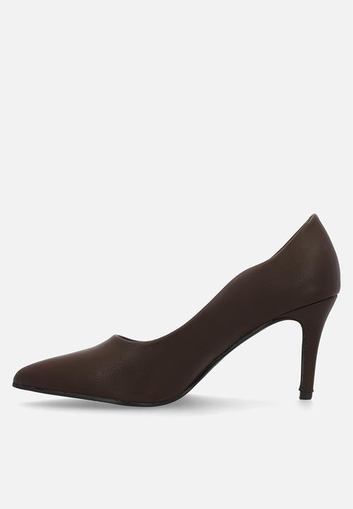 Madison® - Penny scalloped 2 court - chocolate 1