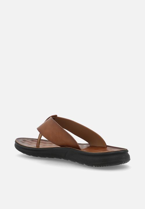 Pierre Cardin - PRINCE SANDAL  TAN