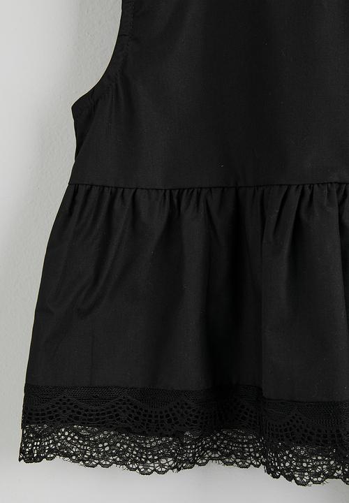 Pop Candy - Lace hem peplum top with striped pants - black/ivory