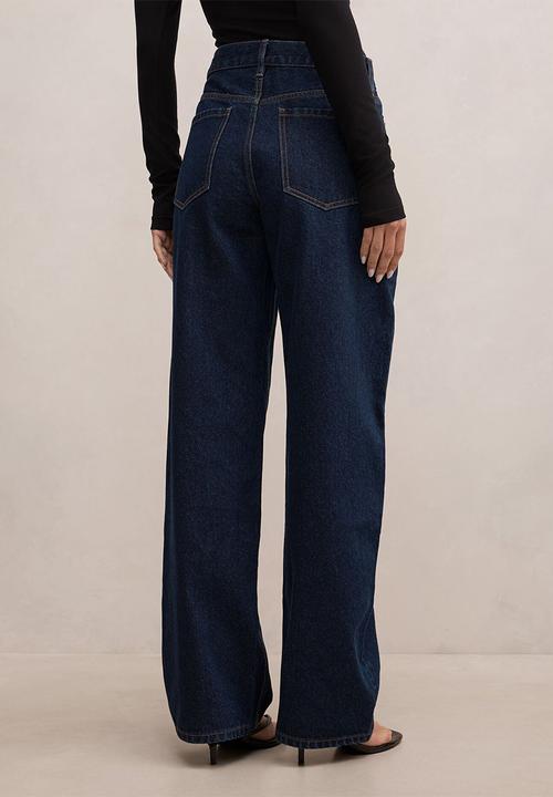 Forever New - Emma mid-rise barrel jeans in dark wash