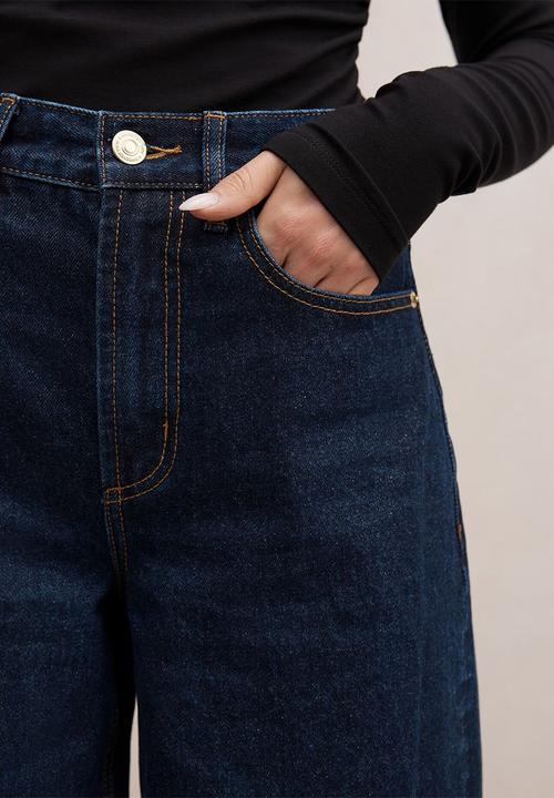 Forever New - Emma mid-rise barrel jeans in dark wash