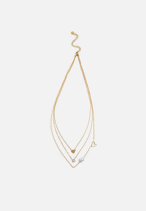 Zoe on Trend - Trendy Triple-Strand Pearl And Heart Necklace - Gold