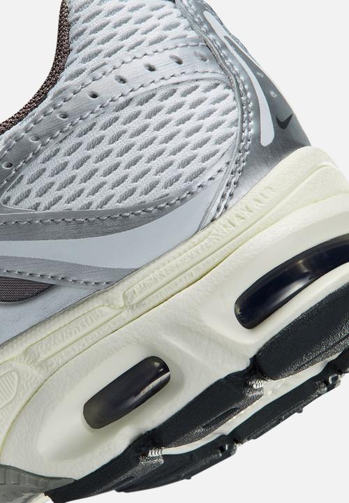 Nike - Nike Air Max Moto 2K Grade School