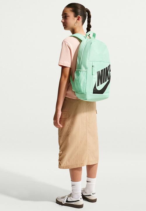 Nike - Nike Elemental
