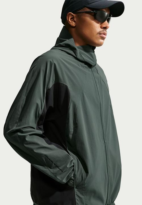 Nike - Dri Fit Tech Helios Sun LS Shl - Camo Green/Newsprint/Black