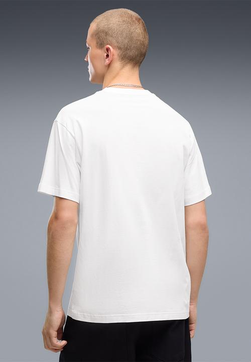 PUMA - GRAPHICS Relaxed Badge Tee - White