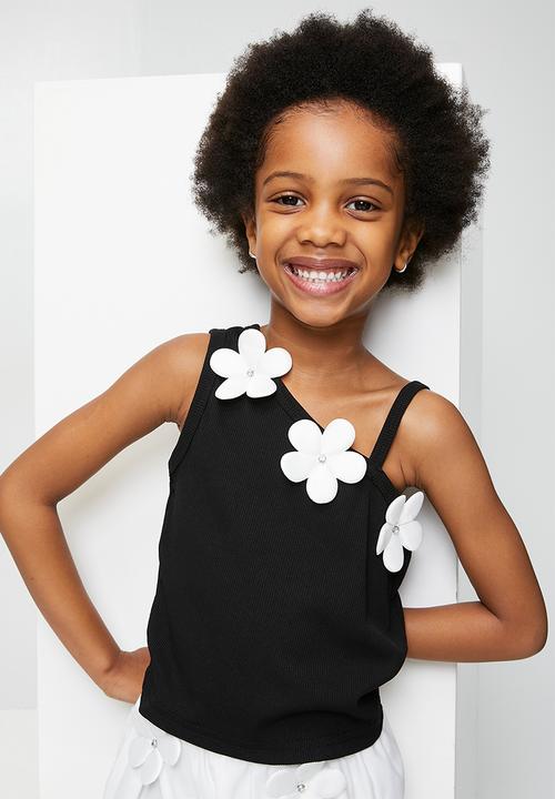 Pop Candy - Floral applique one shoulder tee with shorts - black/white