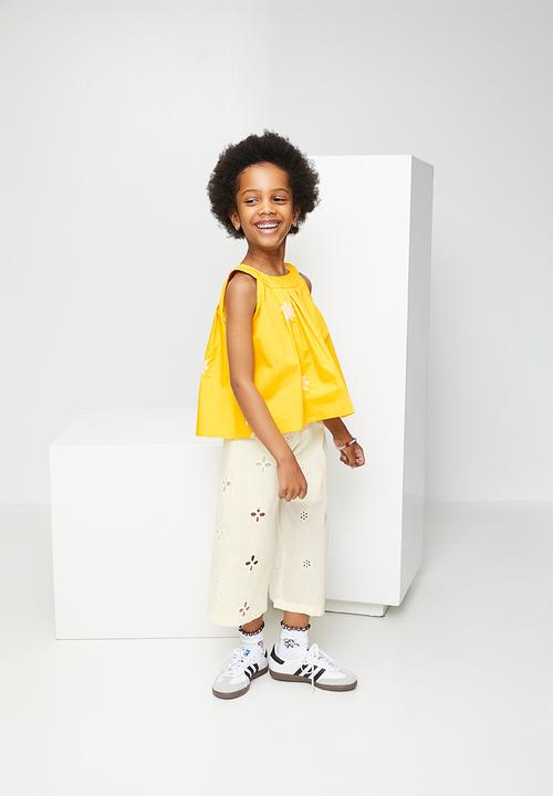 Pop Candy - Cutaway blouse with anglaise pants - yellow/cream