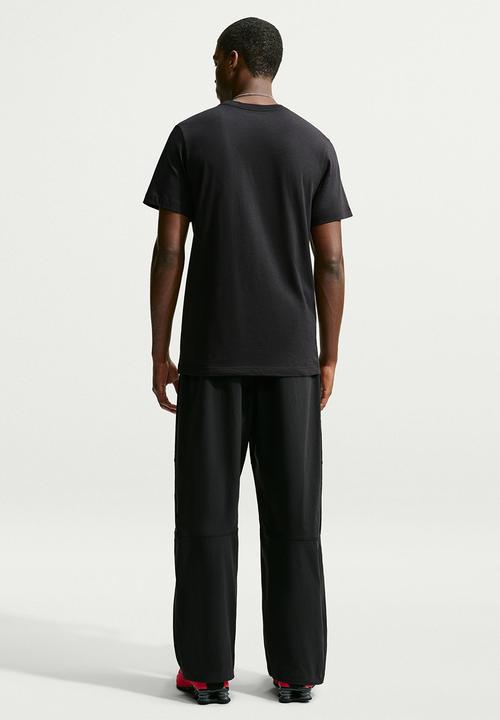 Nike - Tee Std Club 6Mo Swoosh - Black