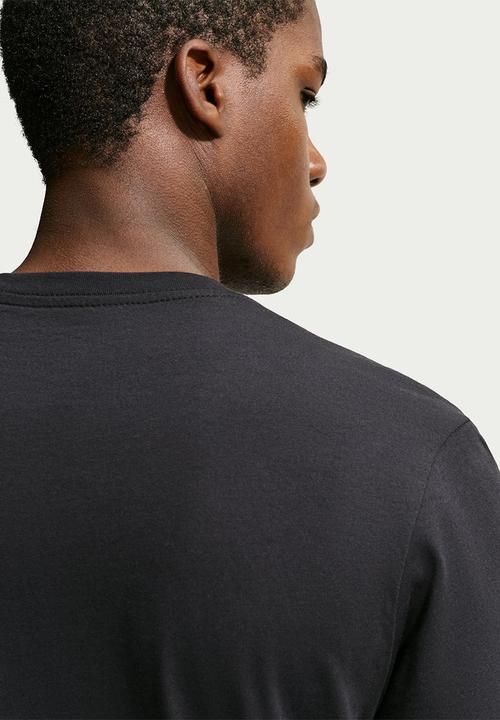 Nike - Tee Std Club 6Mo Swoosh - Black