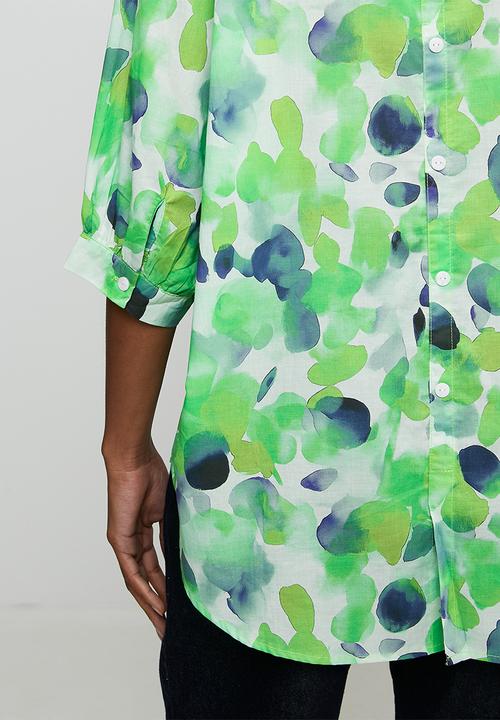 Stella Morgan - Half Sleeve Batwing Easy Wearing Printed Sheer Blouse With Back Button Stand Detail - Green