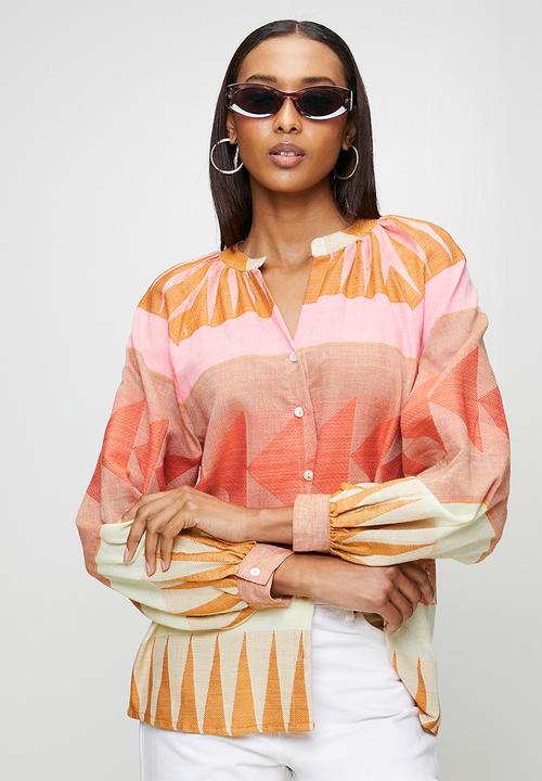 Izabel London - Long sleeve Key Hole Button Through Blouse - multi