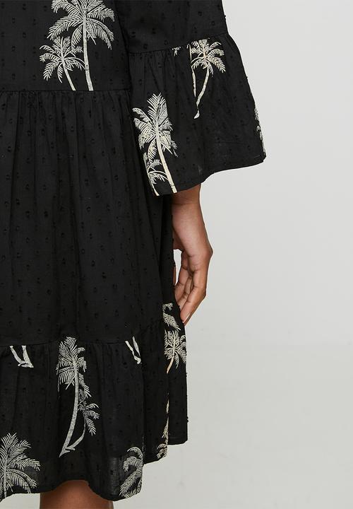 Izabel London - Sleeve With Flutter Key Hole Neck Button Through Tiered Midi Dress - Black