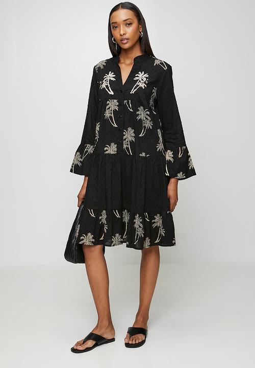 Izabel London - Sleeve With Flutter Key Hole Neck Button Through Tiered Midi Dress - Black