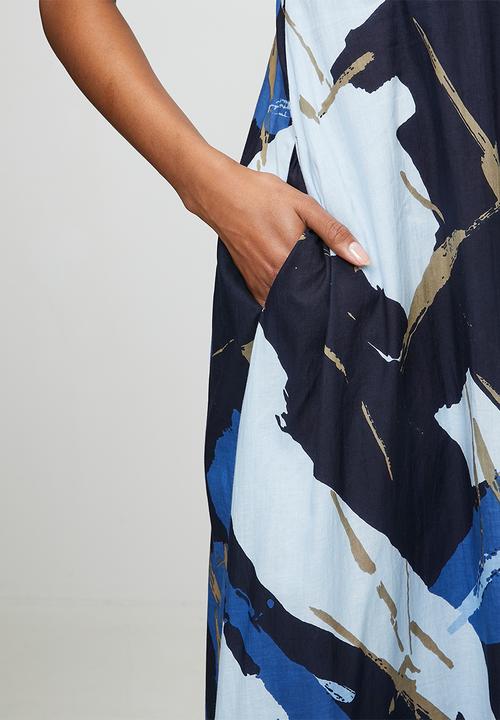 Izabel London - Strappy Boobtube Maxi Printed Dress With Scallop Detail - Blue