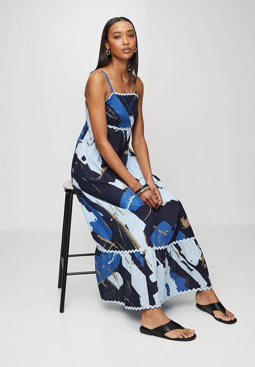 Izabel London - Strappy Boobtube Maxi Printed Dress With Scallop Detail - Blue