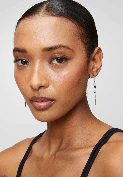 Zoe on Trend - Pretty Ball And Butterfly Drop-Earrings - Gold