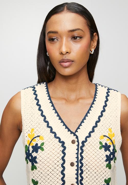MANDI - S/Less V-Neck Button Through Crochet Top With Embroidery - Natural