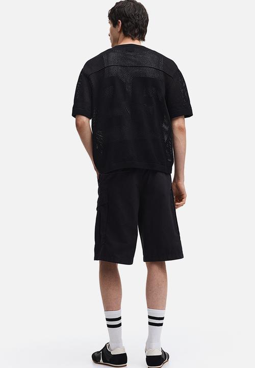 H&M - Loose fit cotton cargo shorts - black