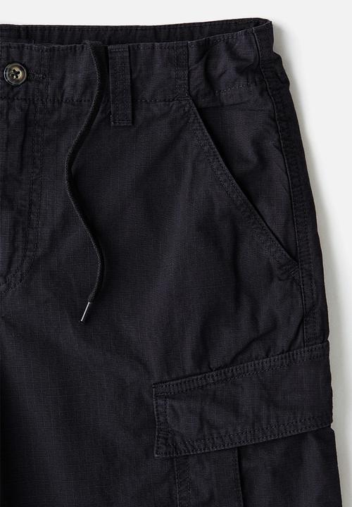 H&M - Loose fit cotton cargo shorts - black