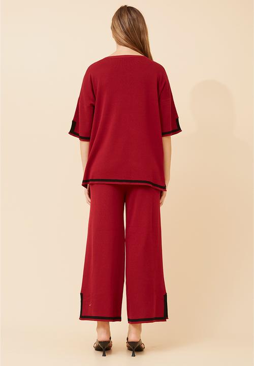 Izabel London - Set With Top S/S High Low Easy Wearing Crew Neck, Pant With Ankle Length Side Seam Slit - Red