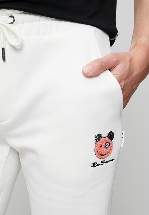 Ben Sherman - Happy Bear Fleece Jog Shorts - Off White