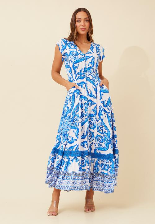 Stella Morgan - Cap Sleeve With Flutter V-Neck Button Through Maxi Dress With Border Print Detail - Multi Blue