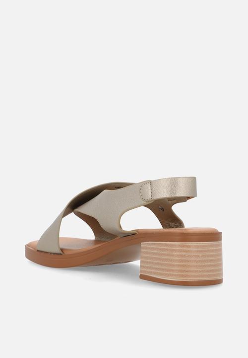 Butterfly Classics - Esmee 1 cross strap heel - champagne