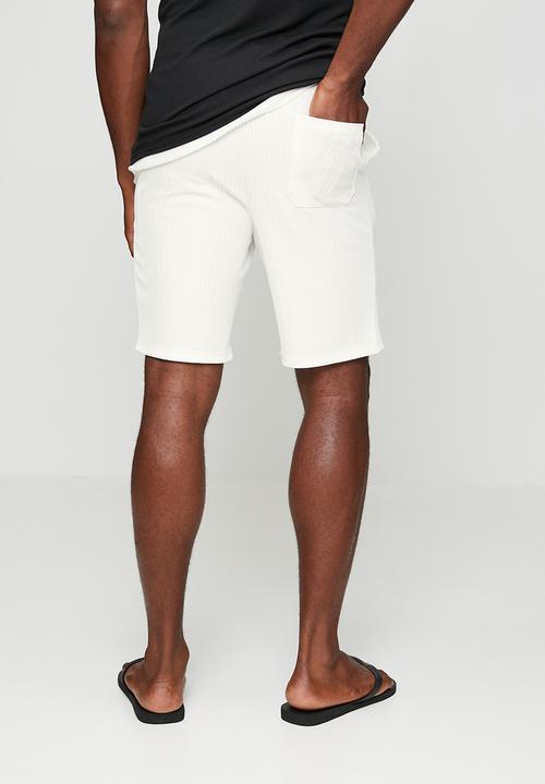 Brave Soul - Nikolaib Short - Cream