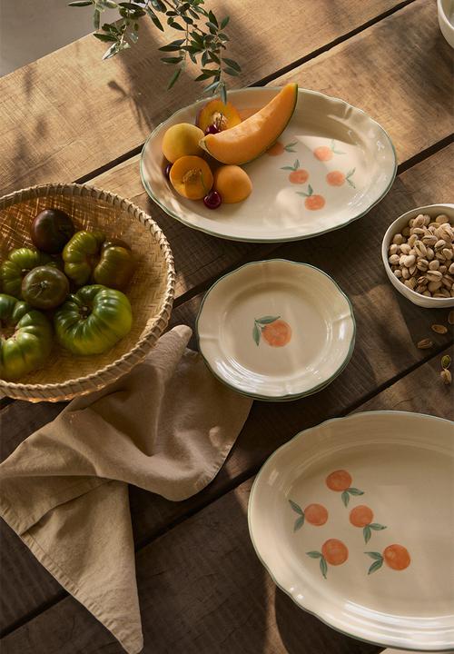H&M - Hand-painted stoneware starter plate - light beige/orange
