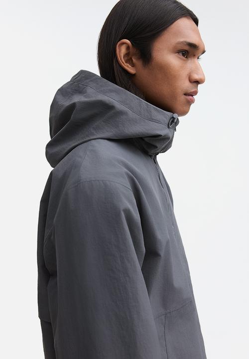 H&M - Water-repellent nylon windbreaker - grey