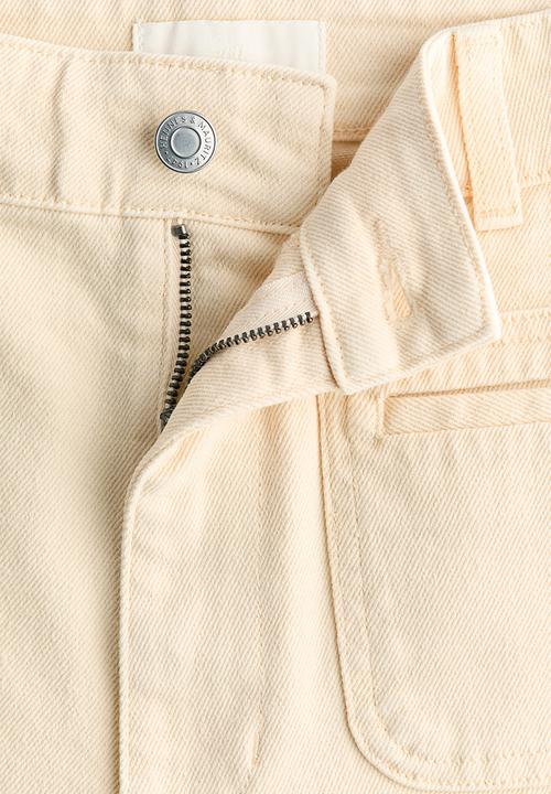 H&M - High-waisted denim shorts - light yellow