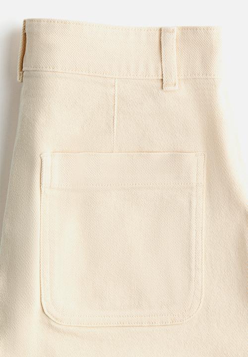 H&M - High-waisted denim shorts - light yellow