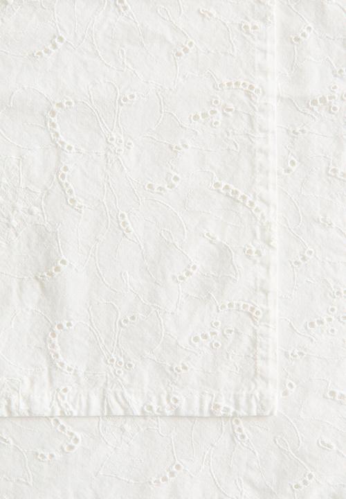 H&M - 2 Pack broderie anglaise napkins - white