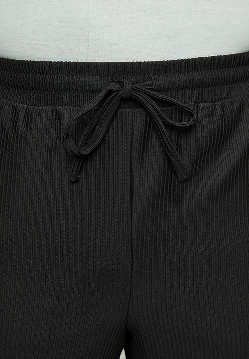 Brave Soul - SHORTS WITH SIDE ENTRY POCKETS - JET BLACK