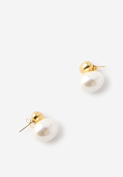 Rubi - Waterproof Small Charm Earring - Gold Plated Pearl Pebble