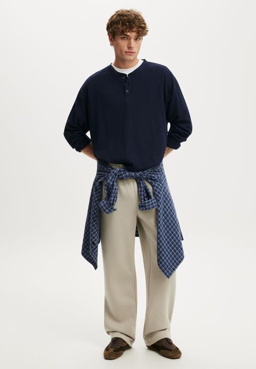 Cotton On - Baggy Track Pant - Stone