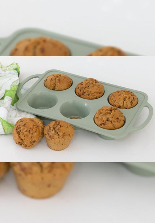 Home Classix - Home Classix Silicone Muffin Tray With Solid Handle - medium green