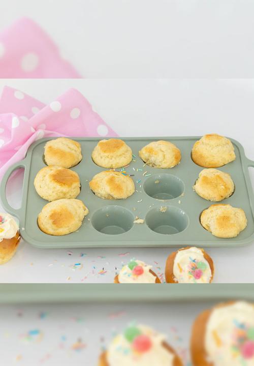 Home Classix - Home Classix Silicone Cupcake Tray With Solid Handle - medium green