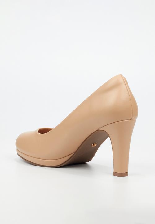Butterfly Classics - Amethyst 1 court heel - beige