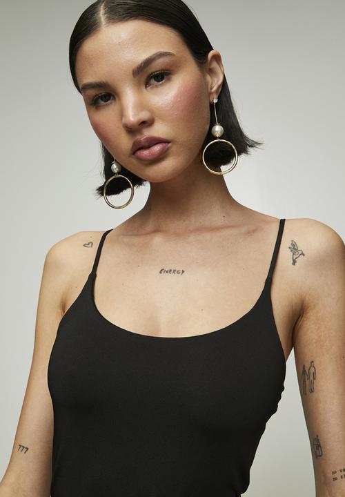 Tessa Design - Vega Circle Pearl Drop Earrings - Gold