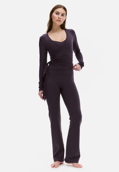 H&M - Sports wrap top in modal - plum purple