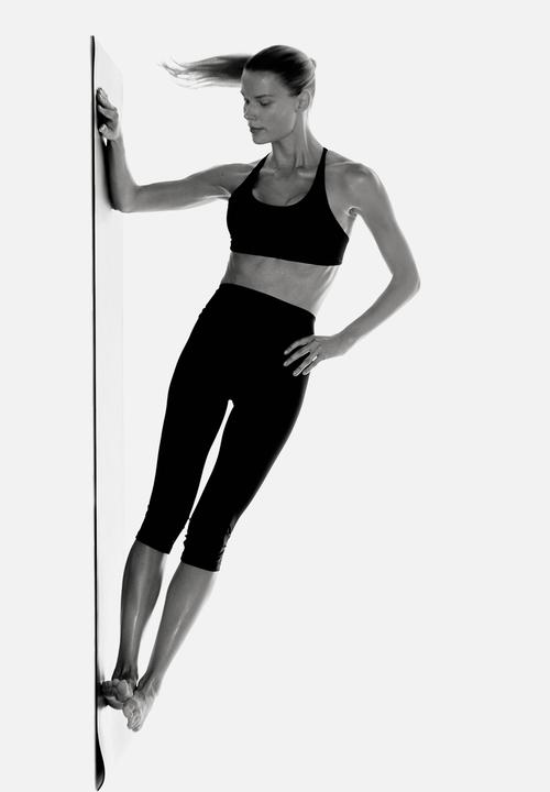 H&M - Capri leggings with sculptmove - black