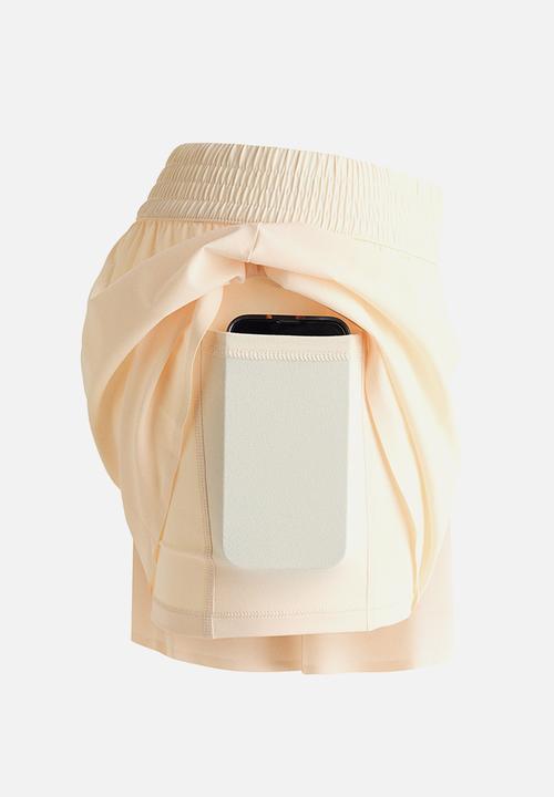H&M - Layered sports shorts with pocket - butter yellow