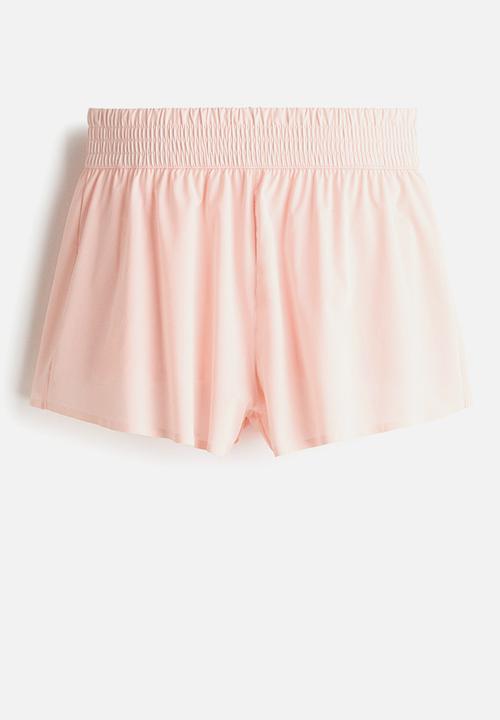 H&M - Layered sports shorts with pocket - blush